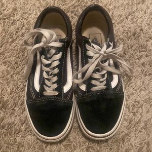 Vans Old Skool Classic Low Top Black Women’s Size 6